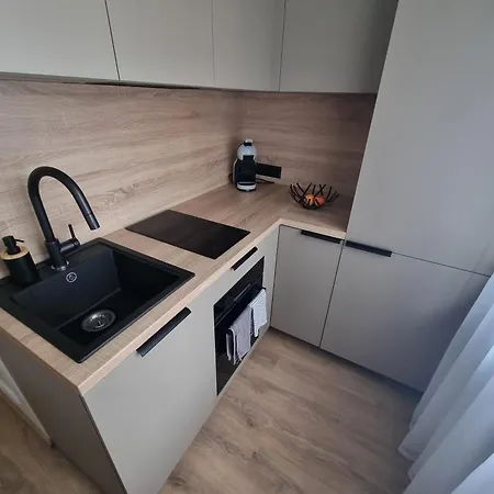Hubane Korter Paalalinnas Apartman *